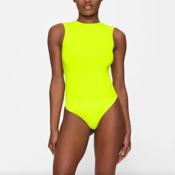 Skims ESSENTIAL CREW NECK SLEEVELESS BODYSUIT in HIGHLIGHTER - Picture 1 of 2